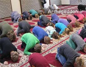اعتراض به آموزش نماز در مدرسه هلندی