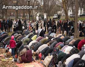 برپایی نماز جماعت اعتراضی مقابل کاخ سفید